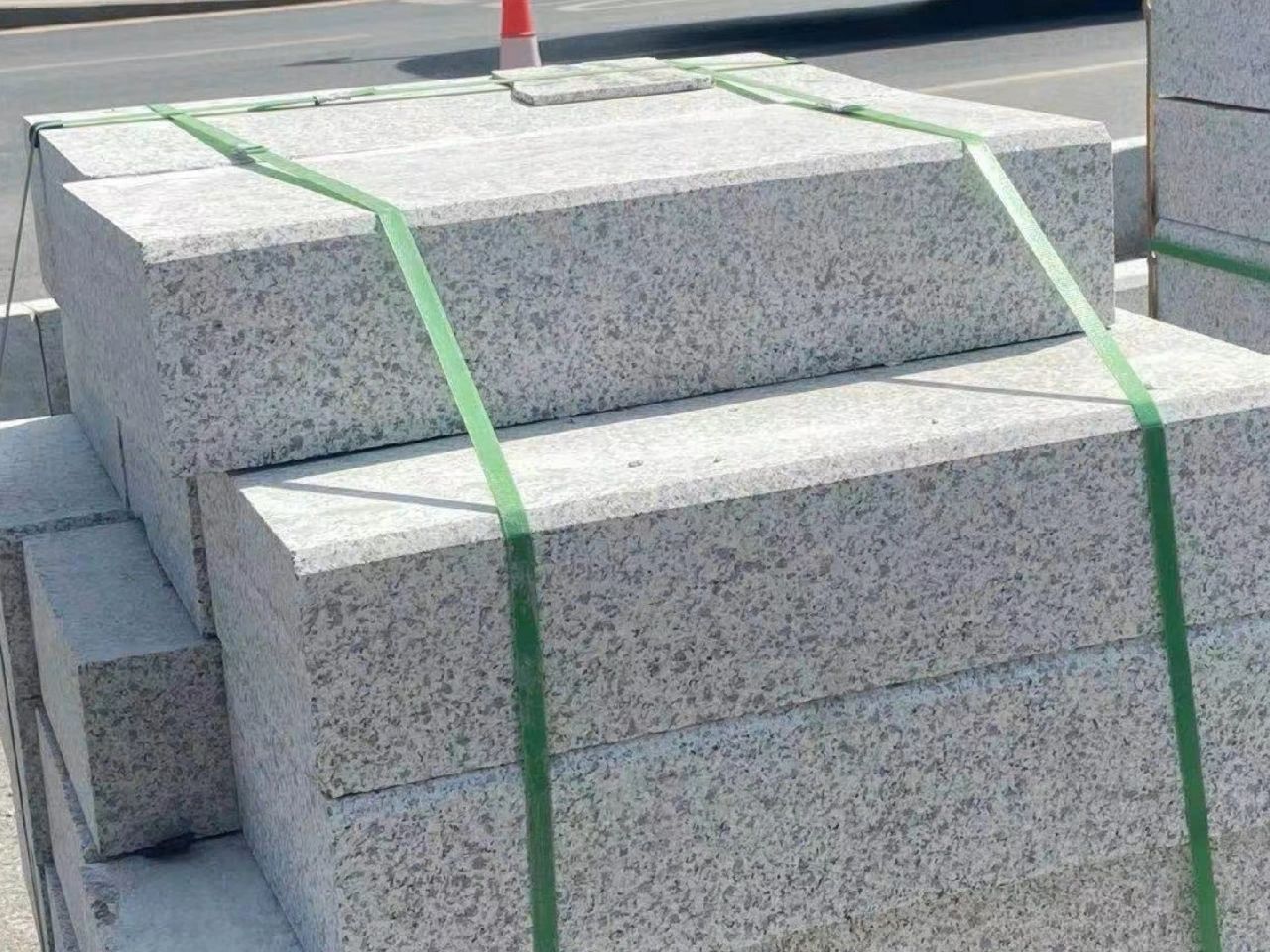 輕松駕馭路沿石加工，成為加工大師！(圖1)