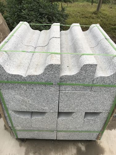 探秘路沿石世界：了解不同類型的路沿石，保護道路安全(圖1)